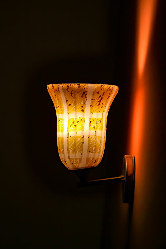 a light that is on the side of a wall